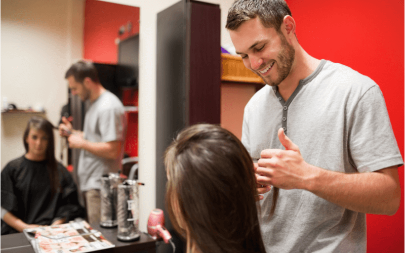 ”フリーランス”美容師は個人事業者とは違うの？